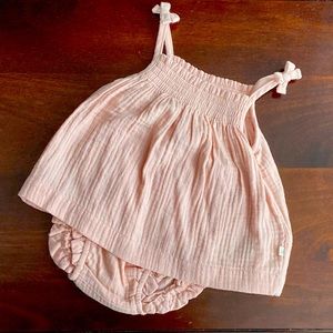 NWT Baby Gap pink muslin baby set, size 12-18 months